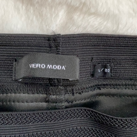 Vero Moda faux leather pants L - Picture 3 of 4